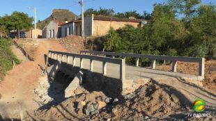  Euclides da Cunha: ponte do povoado do brejinho encontra-se em fase de acabamento.